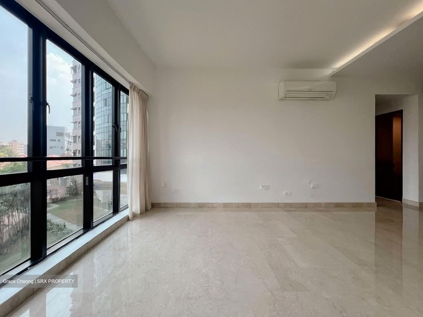 Simsville (D14), Condominium #556761541